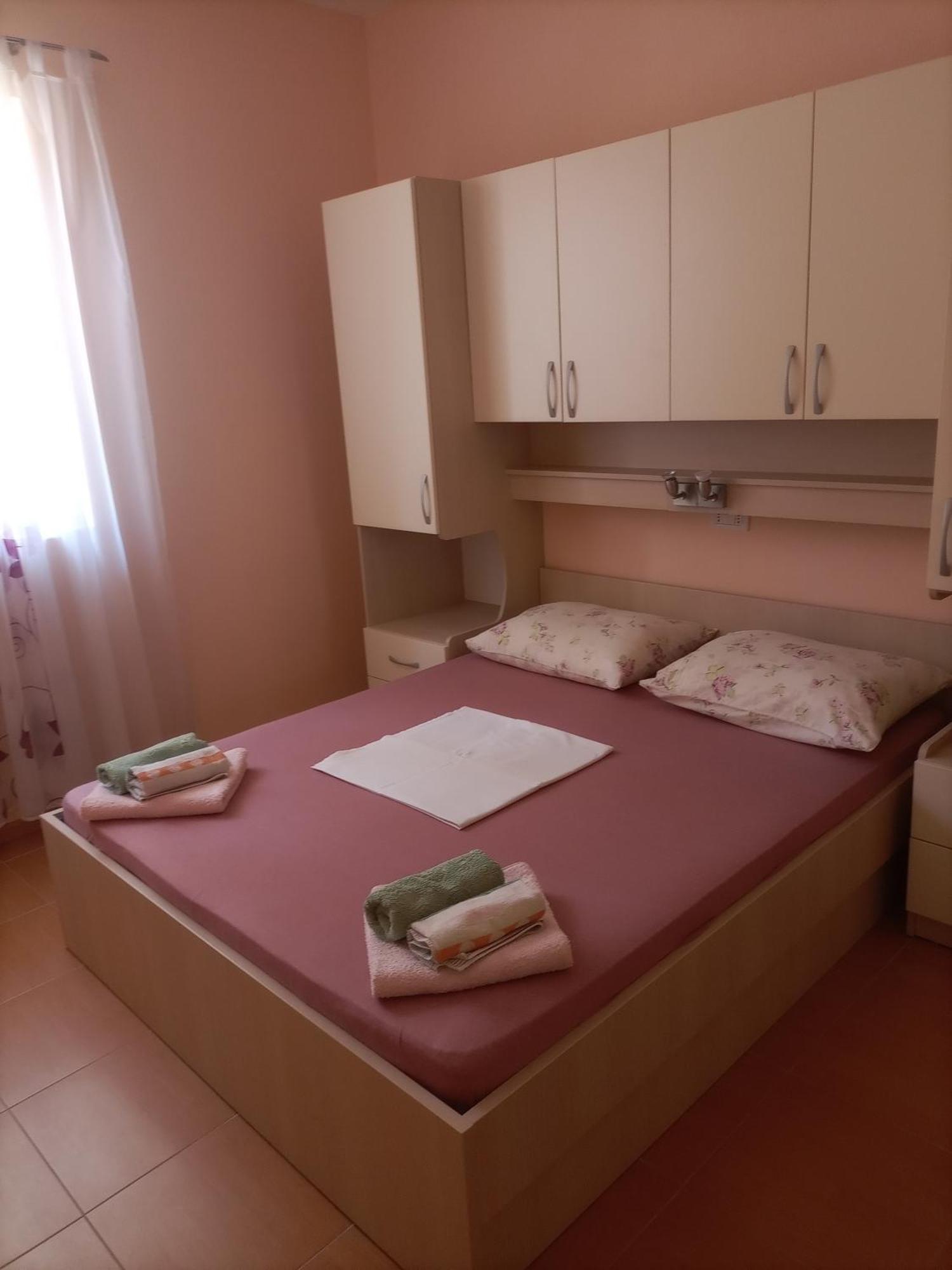 Apartments Vrisika-Family Apartment Makarska Exterior foto